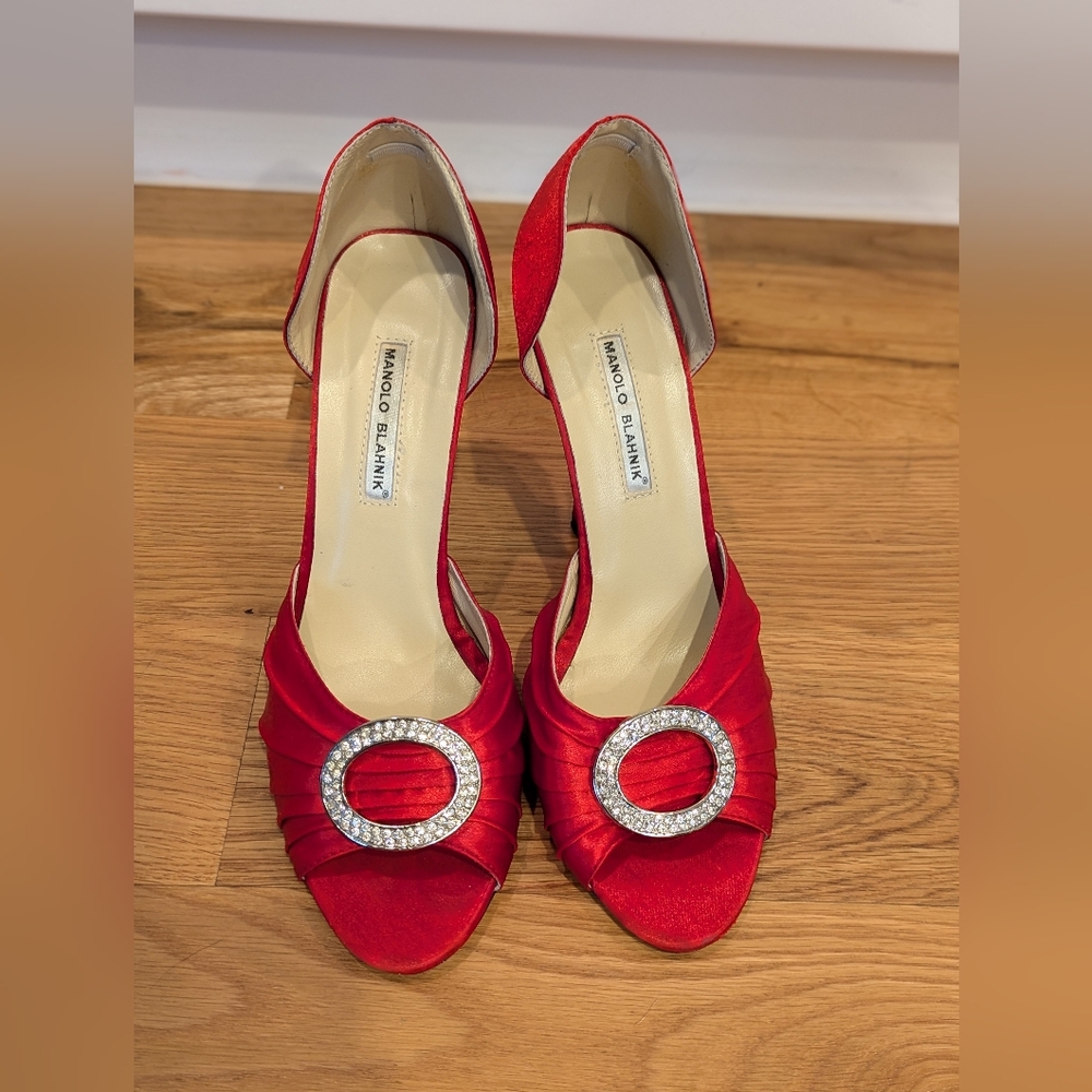Manolo Blahnik Sedaraby D'Orsay Crystal Embellished  Red Satin Heel Pumps EU 39
